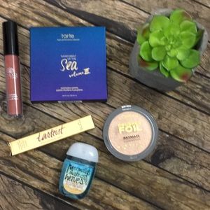 FREE GIFT WITH $35 PURCHASE